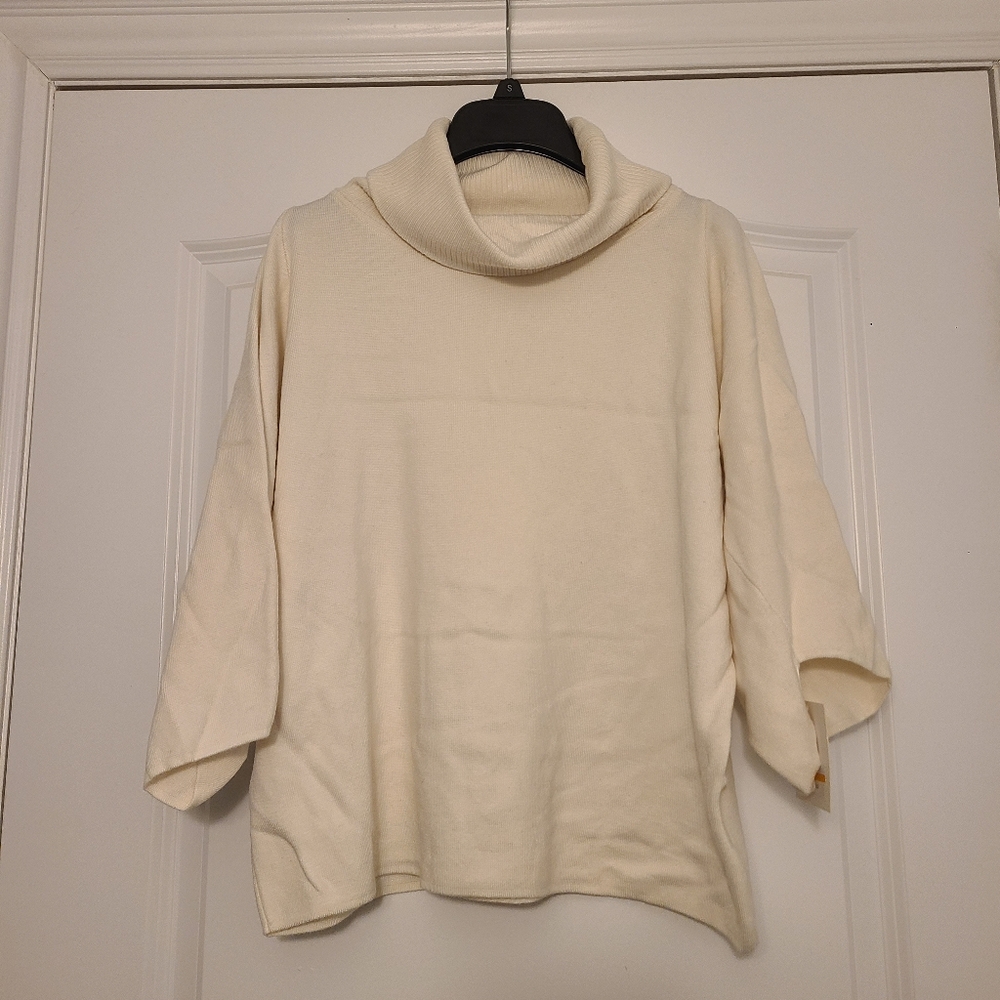 Ellen Tracy Elegant Cream FunnelNeck Sweater Womens Size Small